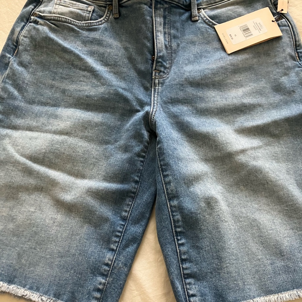 Shorts - Picture 2 of 6